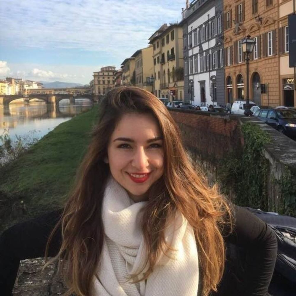 Meet your Posher, Thalia